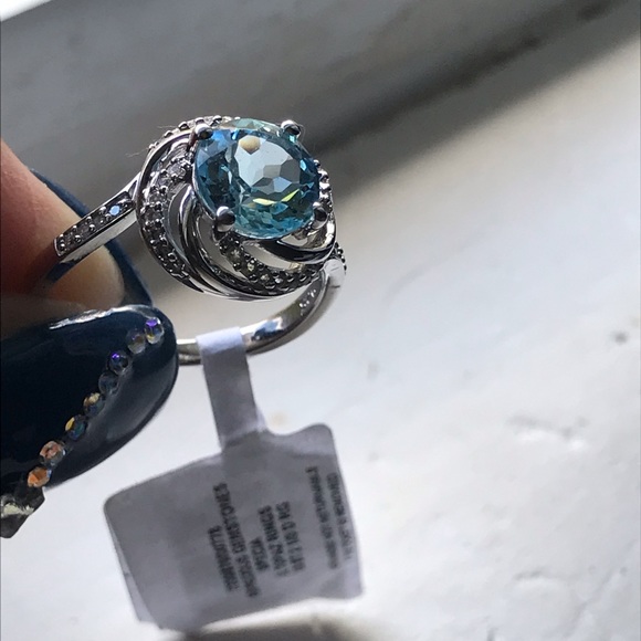 New Blue Topaz ring - Picture 8 of 15